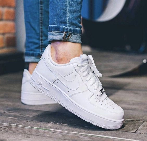 Nike Sneakers/Shoes for Men/Women White Color Airforce Shoes AR5339-100 af1