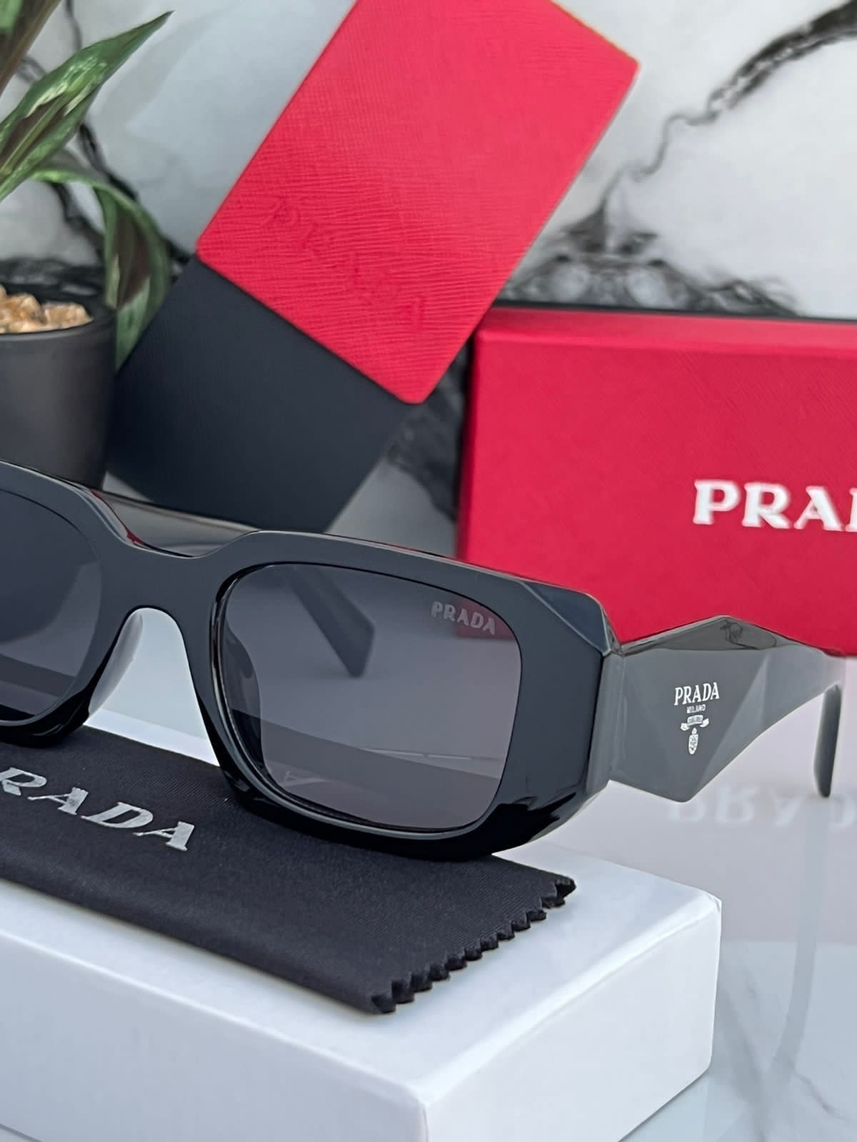 Prada Latest Design Black Color Glass Mens and Womens PR-17Ws Black Frame Sunglass PRA-5254