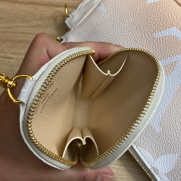 LOUIS VUITTON Monogram Giant By The Pool Multi Pochette Crossbody Bag LV-4451-WBG