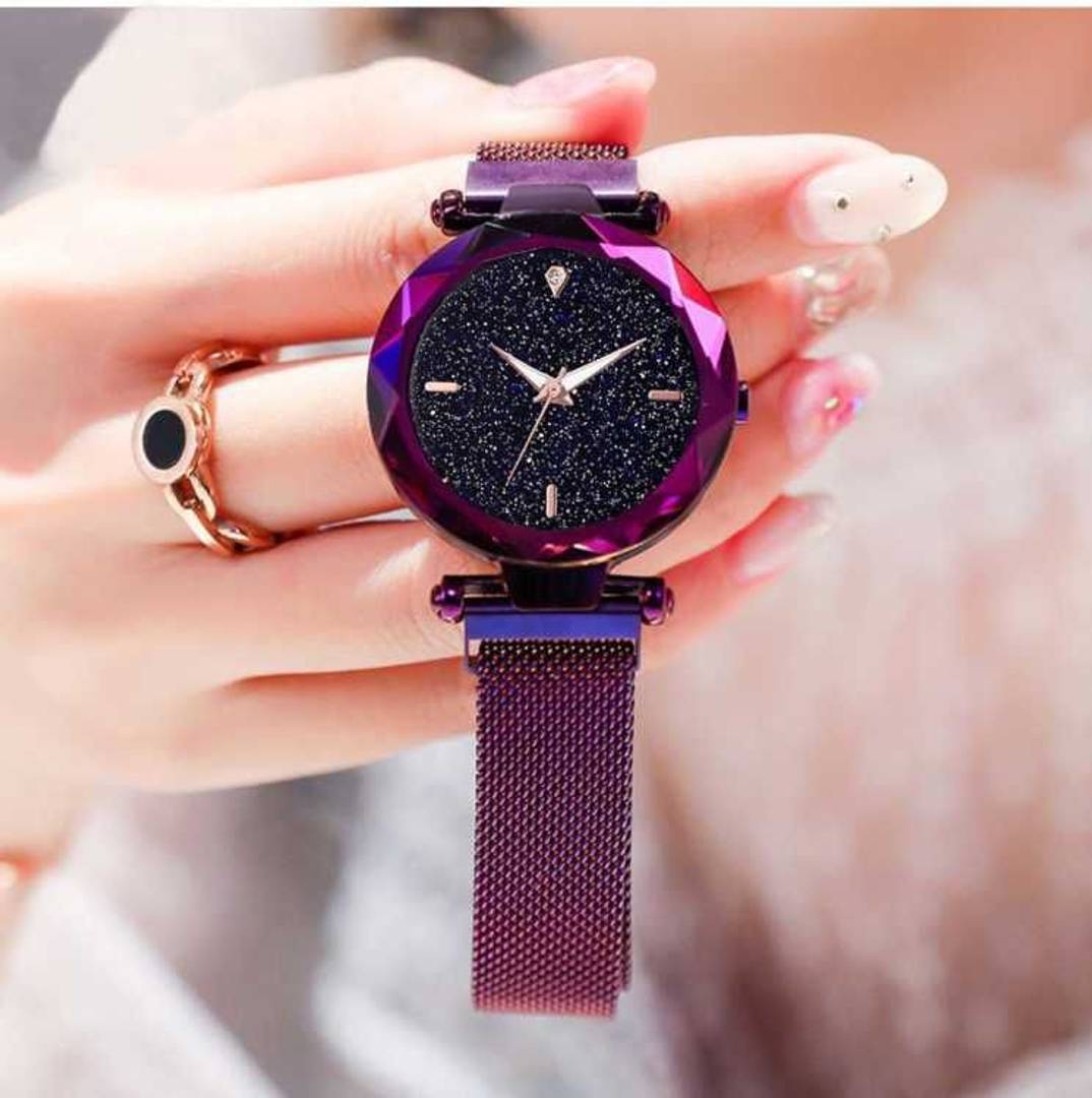 Cool Design Magnetic Strap Watch For Women