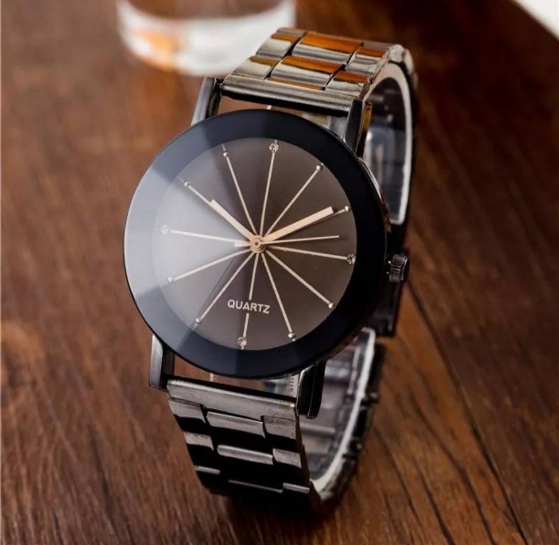 Fine Quality Metal Watch For Women