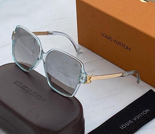 Louis Vuitton Grey lenses And Grey Plain Frame For Men's and Women's Sunglass Square Design Golden Strap Unisex Gift Sunglass LV-7577