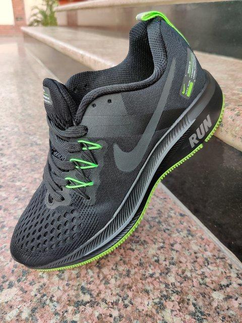 Nike Run Sports Men's Shoes for men Sports Running Nike Structure 15 Run Black Running Shoes