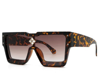 Louis Vuitton Branded Black Shade Glass Tiger Print Frame Men's And Women's Sunglass For Man And Woman Or Girls LV-5367 Unisex Gift Sunglass