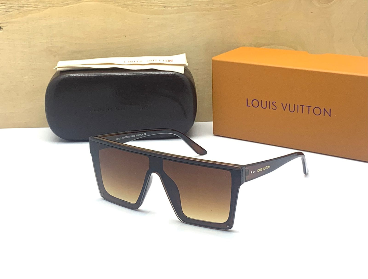 Louis Vuitton Branded Brown Glass Men's And Women's Sunglass For Man And Woman Or Girls LV-5647 Brown Frame Unisex Gift Sunglass