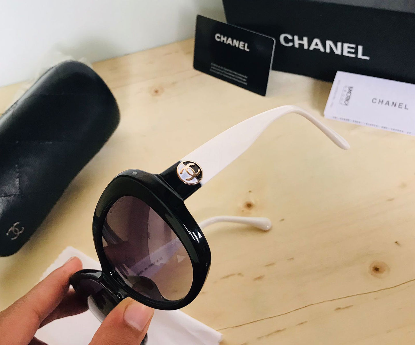 Chanel Oversize Black Color Frame Blue Transparent Sunglass Women's Sunglasses Full White Bold Stick Latest Design CHA-5372