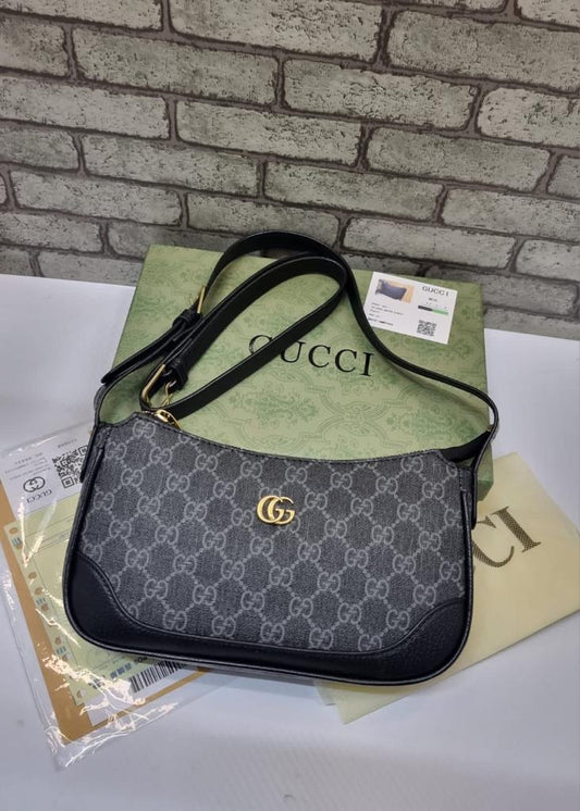 Gucci Trending Tote GG Coated Black Color Bag For Women’s Or Girls- Best For Travelling And Outdoor Party bag GC-2357-WBG