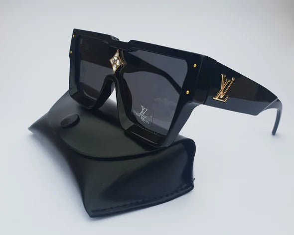 Louis Vuitton Branded Black Shade Glass Men's And Women's Sunglass For Man And Woman Or Girls LV-5368 Unisex Gift Sunglass