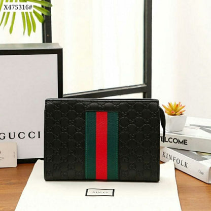 Gucci GG Men Gucci Pouch in Black Soft GG Supreme with GC-6871