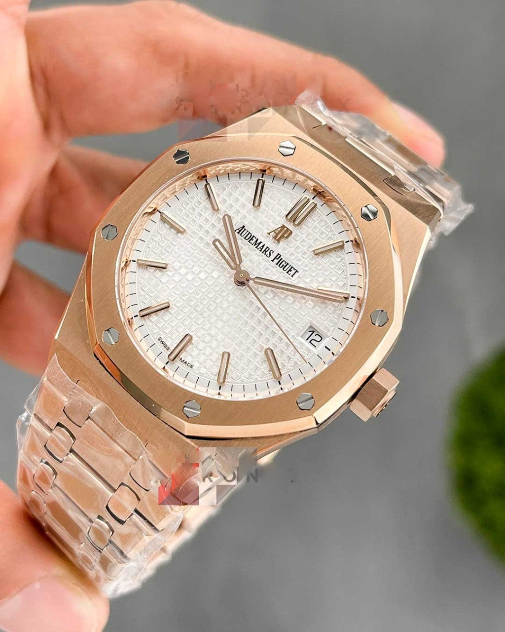 Audemars Piguet Royal Oak Selfwinding Extra-Thin In A Luscious New Plum Tone Dial New Arrival For Man With White crocodile Dial Design Watch AP-55092