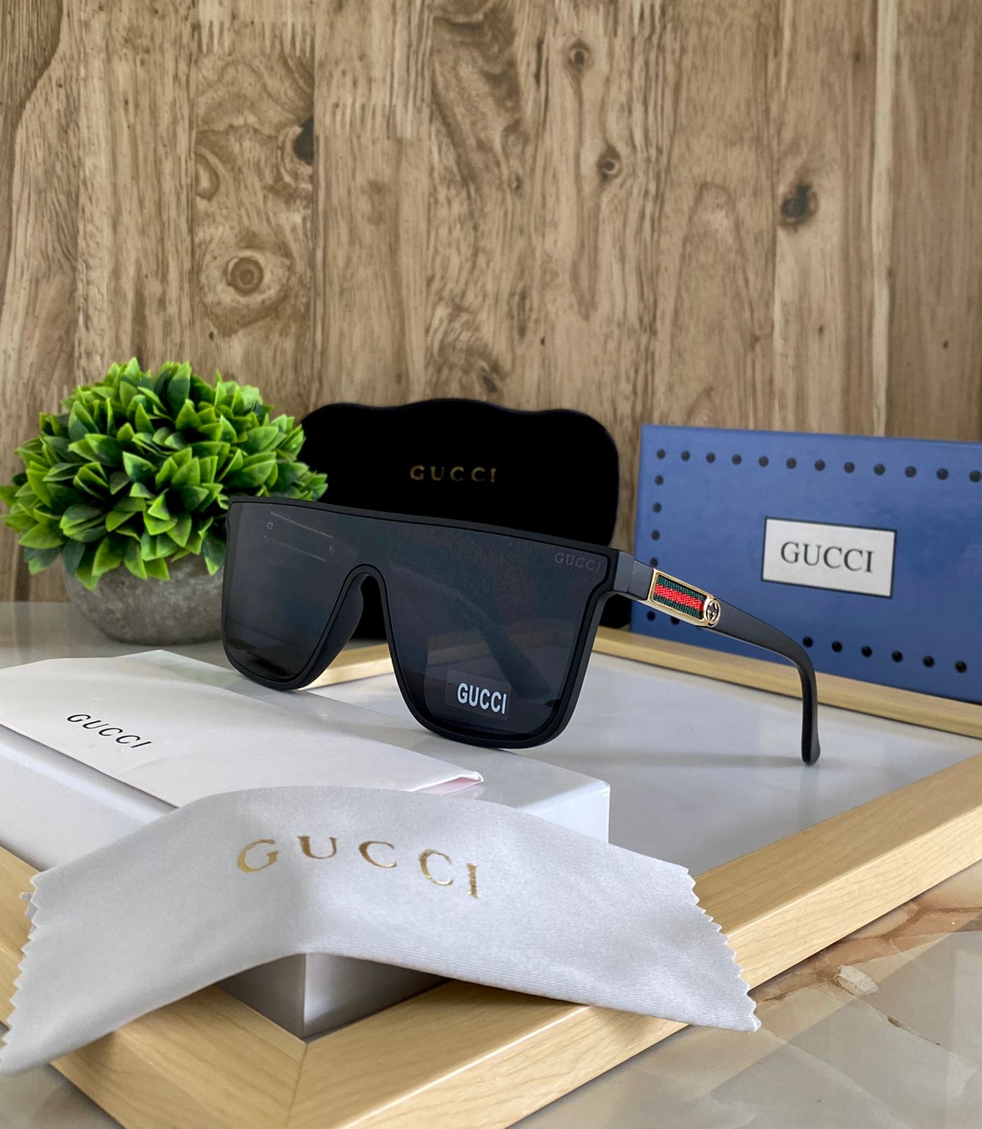 Gucci Branded black Color Design Glass Bold Stick Men's Women's Sunglass Gift Sunglass GU-8975