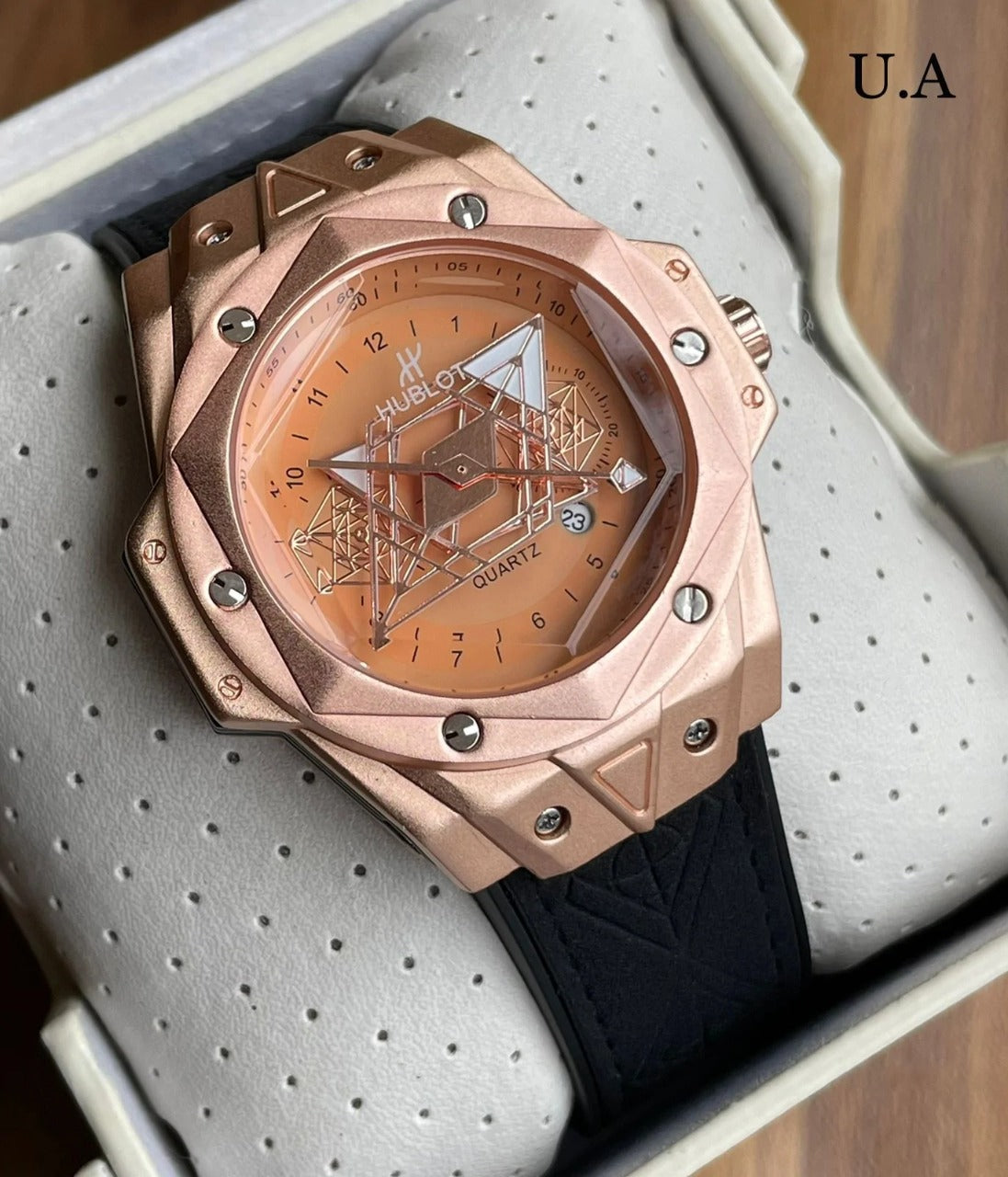 Hublot Latest Collection II All Gold Chronograph Watch With Gold Analog Mens Watch Gold Case With Black Leather Belt Watch For Man HB-BB-6691