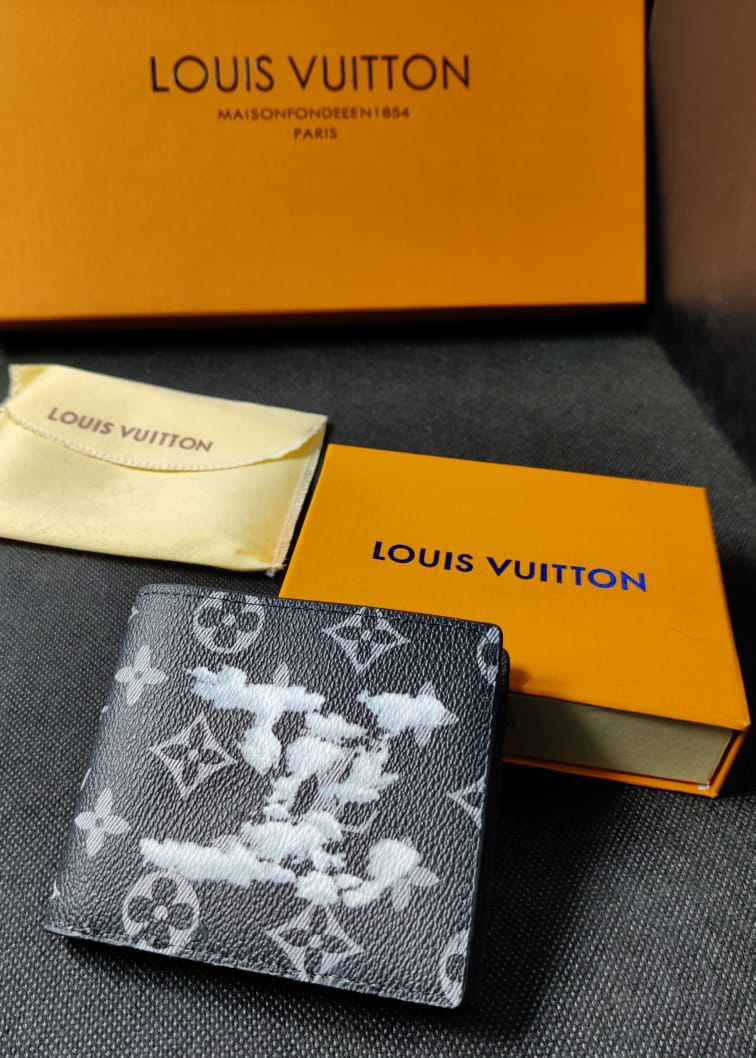 Louis Vuitton Leather Heavy quality latest full Black Cloud printed design wallet for men's LV-702
