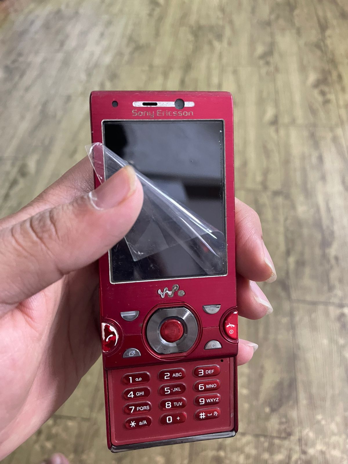 Restored Sony Ericsson W995i Energetic Red Mobile Phone No Contract, No Branding, No Simlock W995i-Red